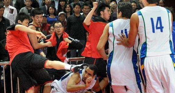中国男篮最厉害打架事件,中国男篮史10大打架斗殴事件