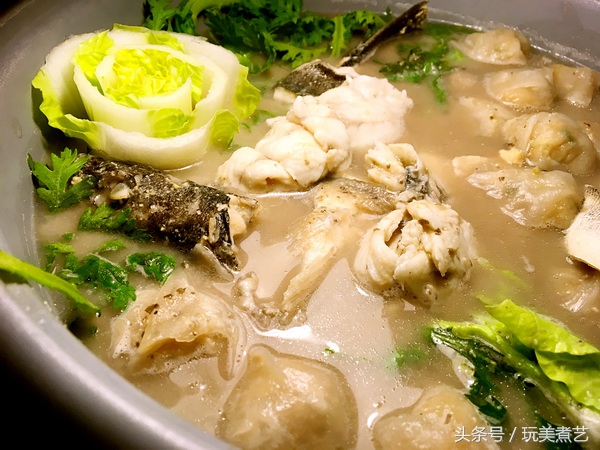 豆腐鳕鱼羊肉,鲜豆腐煮鱼