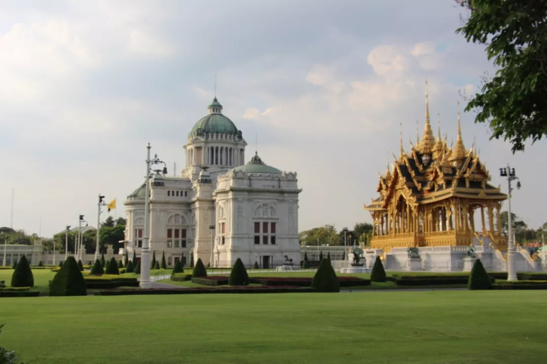 泰国文化礼仪之泰国水灯节,泰国水灯节开幕式视频