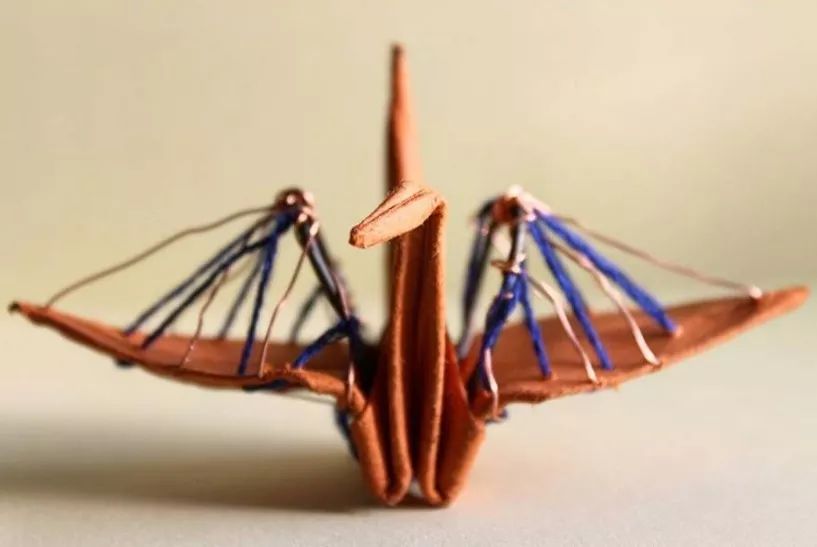 每天折一只纸鹤,每天折8只千纸鹤4天一共折多少只