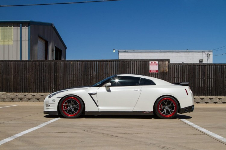 新款日产gtr全方位解析,22款东瀛战神日产gtr改装