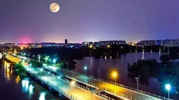 描写月亮最唯美经典的古诗词汇总,月是故乡明关于月亮的古诗词