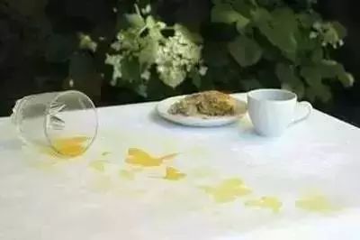 衣服不管染上什么用这招都能洗掉,白色衣服染上颜色用什么方法洗掉