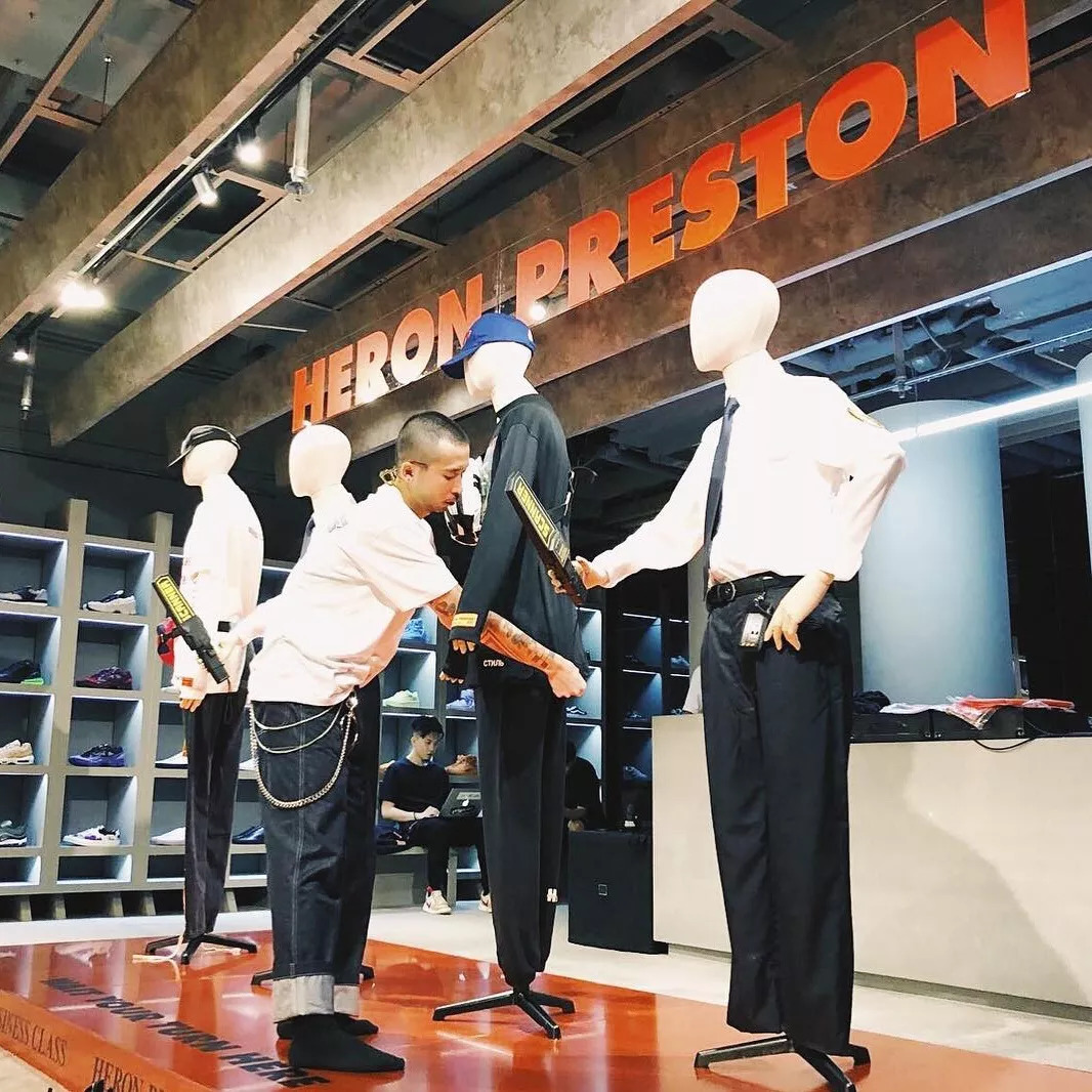 哪里有supreme代购,supreme代购