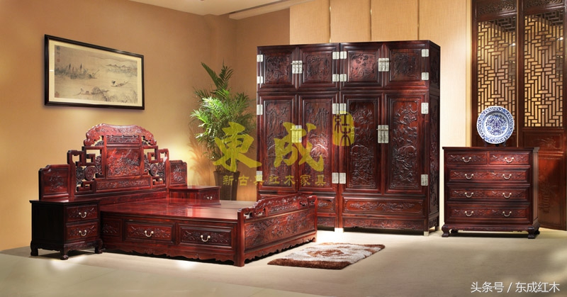 红木家具十大名牌东成红木,红木家具里的书法