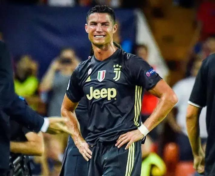 c罗为什么要罚红牌,c罗红牌引热议会遭到怎样的处罚