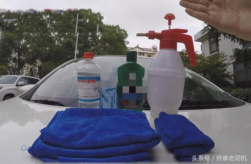 晚上前挡风玻璃看不清怎么办,汽车前挡风玻璃模糊反光清理妙招