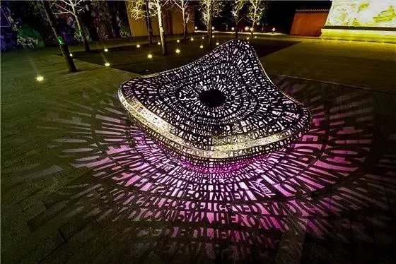 成都太古里裸眼3d龙雕塑,成都18个雕塑