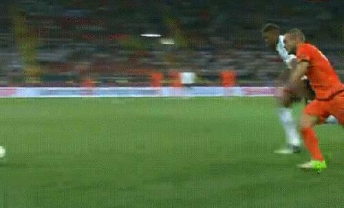 进攻型中场打法和思路八人制,最适合新手的足球战术