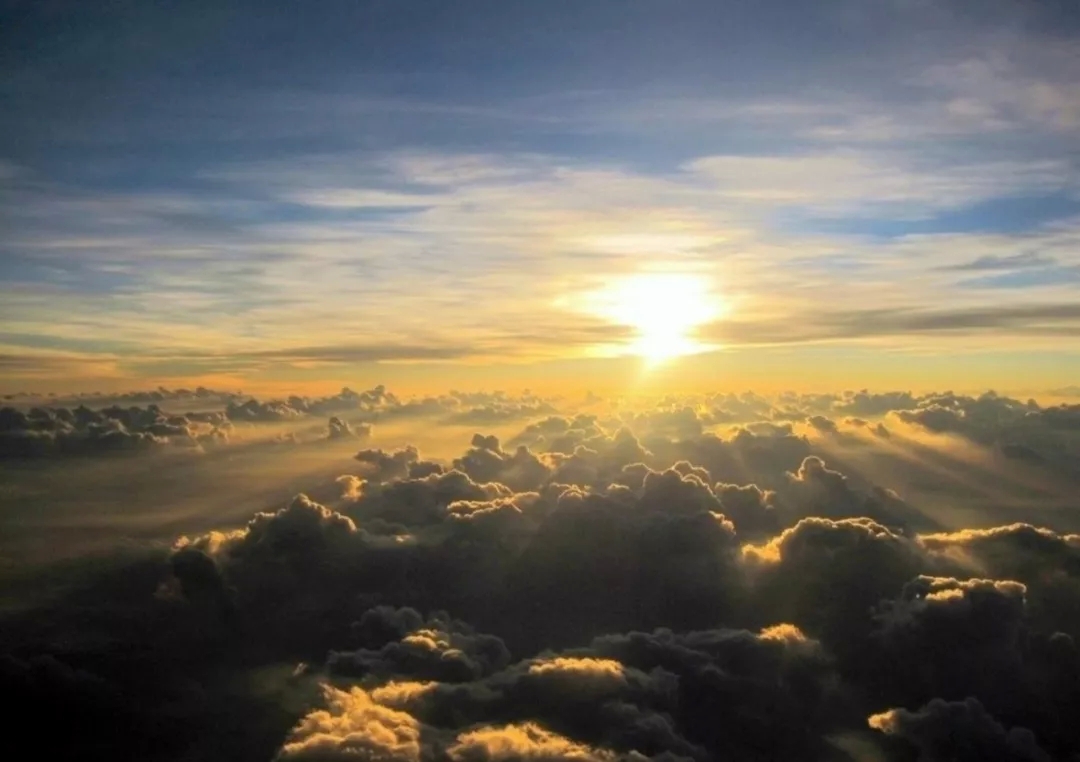 飞机起飞降落耳朵疼原因,飞机起飞降落耳朵为什么会疼