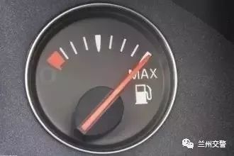 汽车油表不准的原因及解决方法,汽车油表下降是什么原因