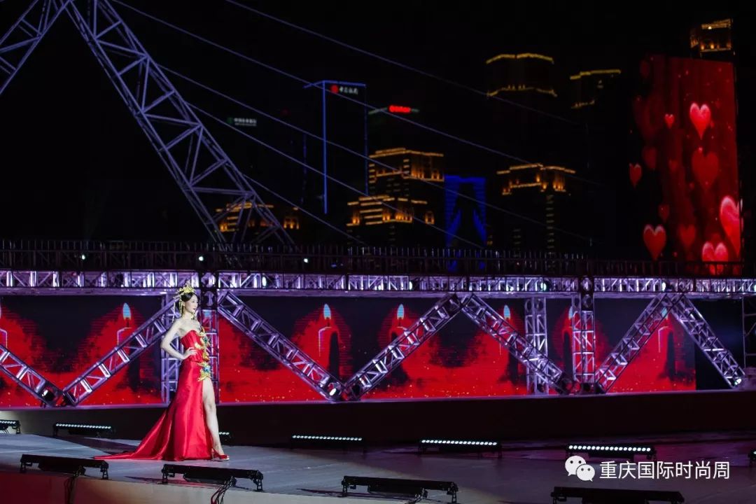 蔡美月2018纽约时装周,蔡美月时装秀