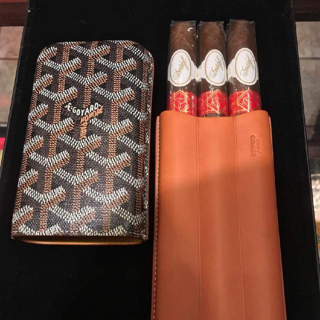 非古巨蛋雪茄,皇家大卫杜夫雪茄