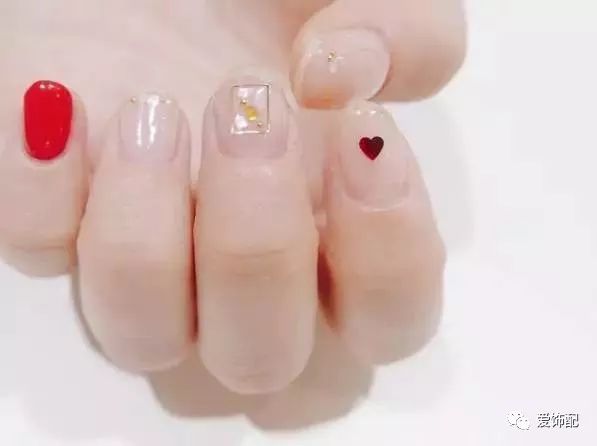 昨天去做了美甲上班领导会说吗,做了美甲半个月