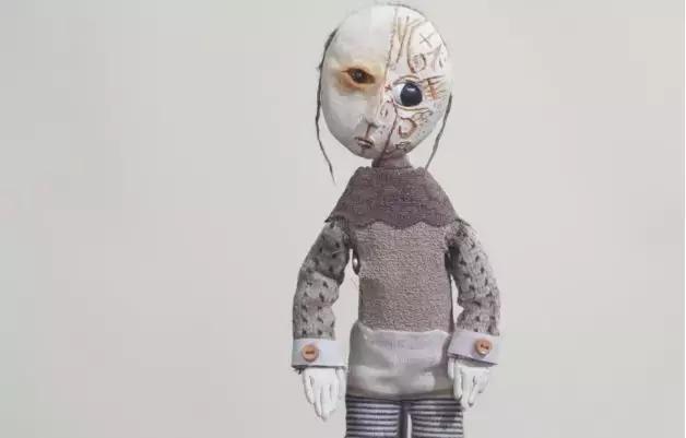 12岁男孩用捡来的破烂，打造出一个暗黑王国，吓哭一票成年人……