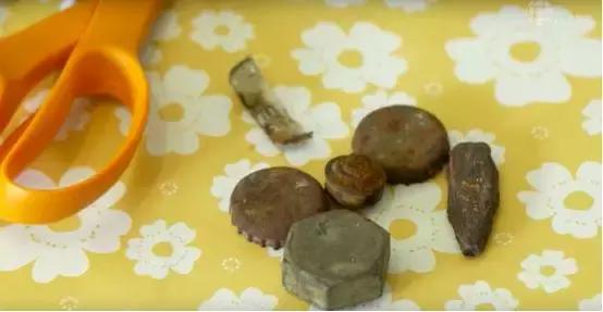 12岁男孩用捡来的破烂，打造出一个暗黑王国，吓哭一票成年人……