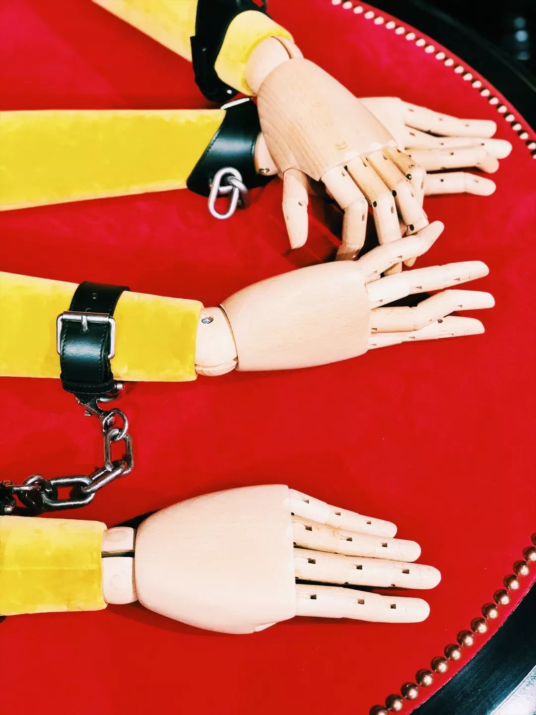 巴黎时装周blackpink高跟鞋,2020秋冬高跟鞋时装周