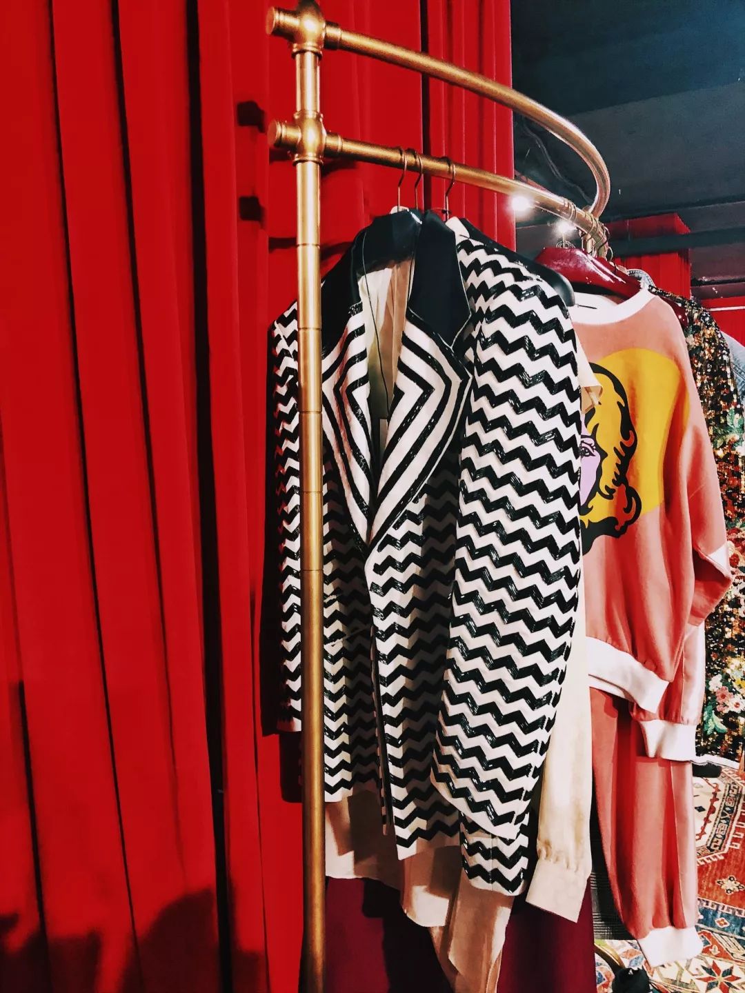 巴黎时装周blackpink高跟鞋,2020秋冬高跟鞋时装周