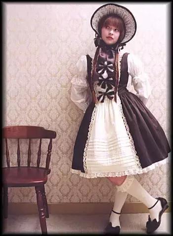 洛丽塔服装有什么典故,洛丽塔公主裙由来