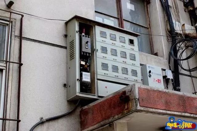 电表箱起火怎么灭,电表箱着火快速灭