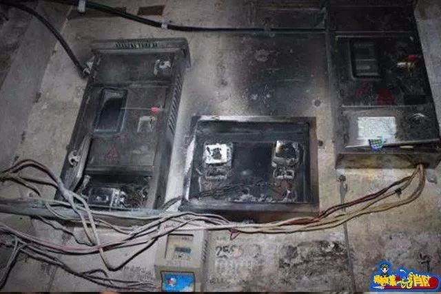 电表箱起火怎么灭,电表箱着火快速灭