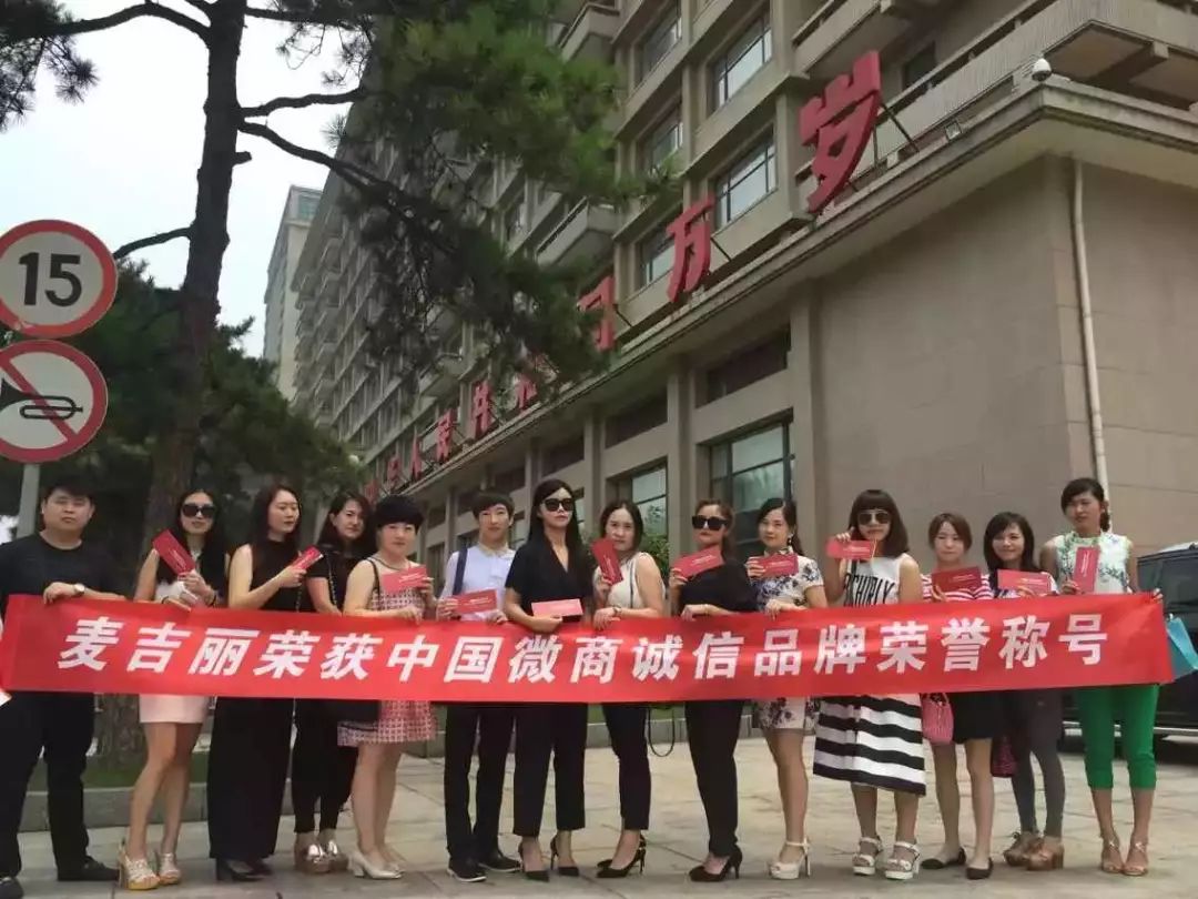 初中毕业白手起家年入10亿,毕业5年存款仅1000