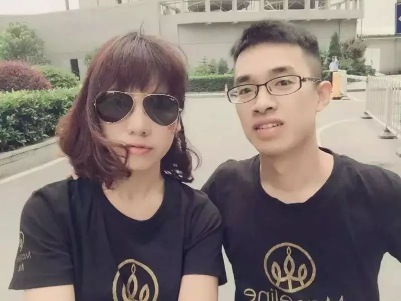 初中毕业白手起家年入10亿,毕业5年存款仅1000