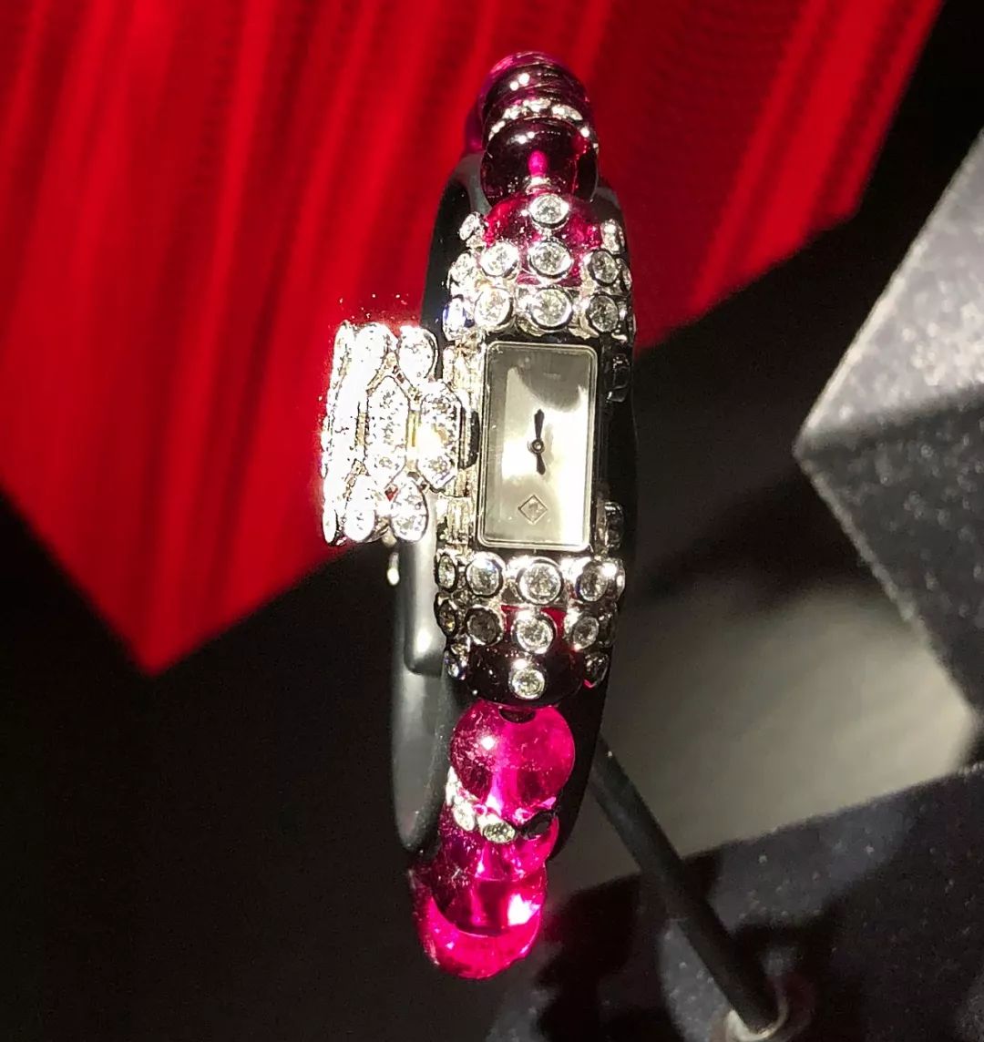 卡地亚猎豹系列高级珠宝,价值3万元的卡地亚