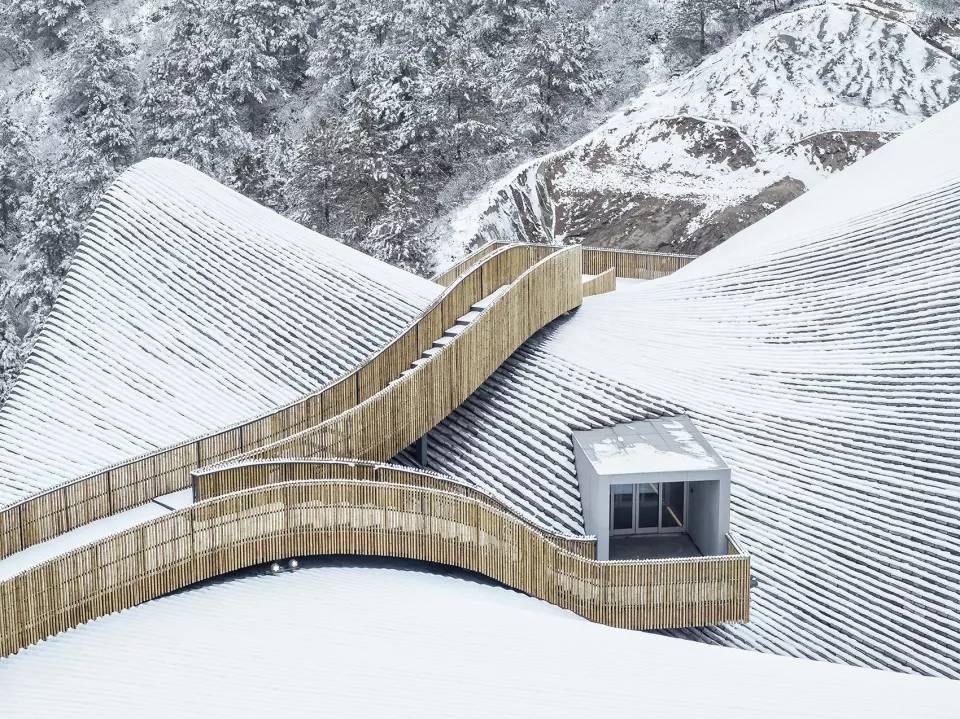 凤凰谷景区山顶风景,凤凰谷山顶艺术馆参观心得感悟