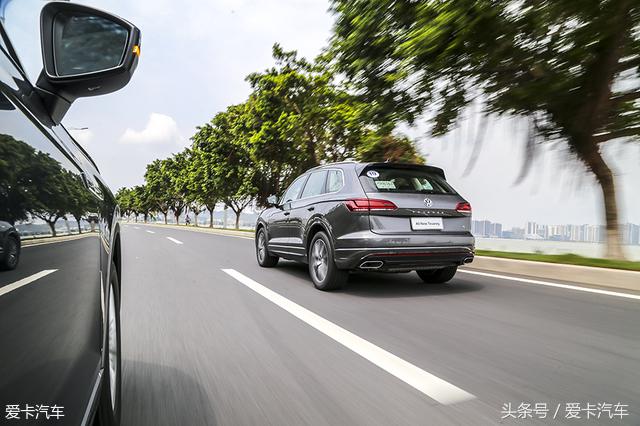 新款途锐比老款途锐小,全新大众途锐测评