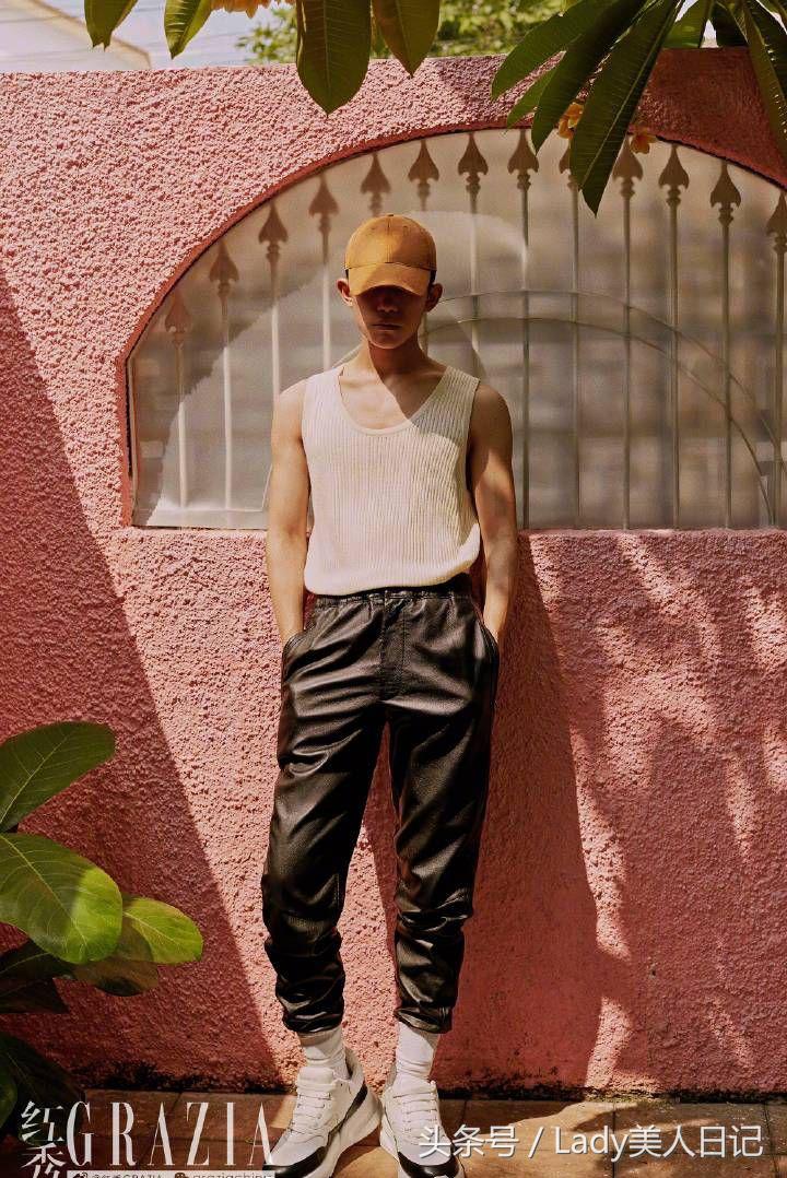 王俊凯芭莎封面,王俊凯芭莎时尚图高清