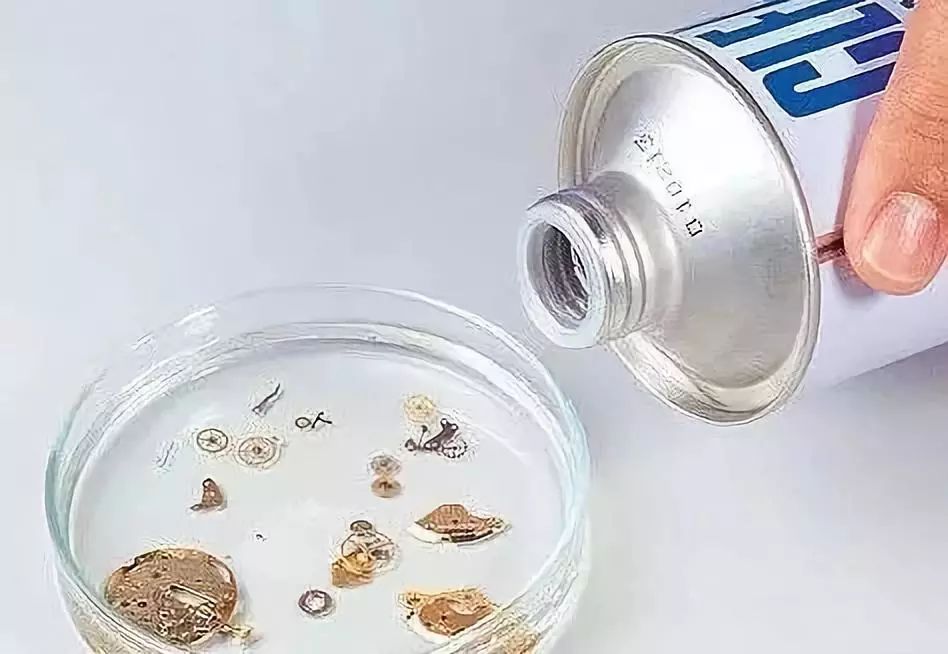 手表洗油保养视频,浪琴手表洗油保养价格