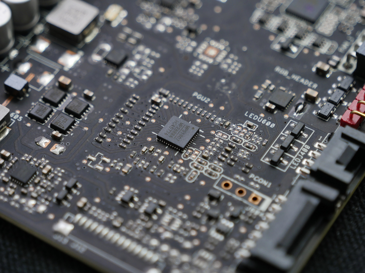 鍗庣rogstrixrtx3070,鍗庣rogstrixrtx4090