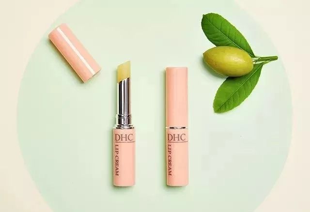 秋冬护唇涂什么好看,秋冬做好唇部护理