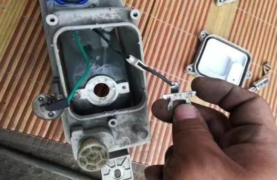 汽车大灯不亮原因及解决办法,汽车大灯不亮排除的方法步骤