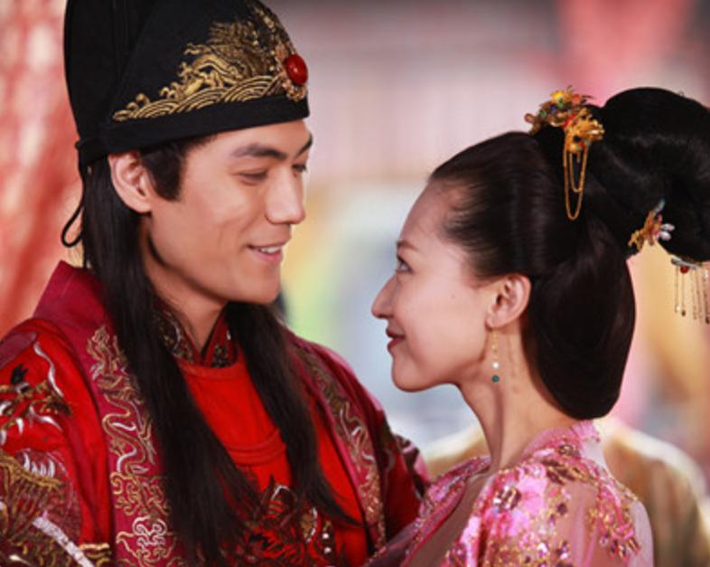 女子又问道：“你当真是要嫁给他？”简兮声音不大语气中尽是坚决