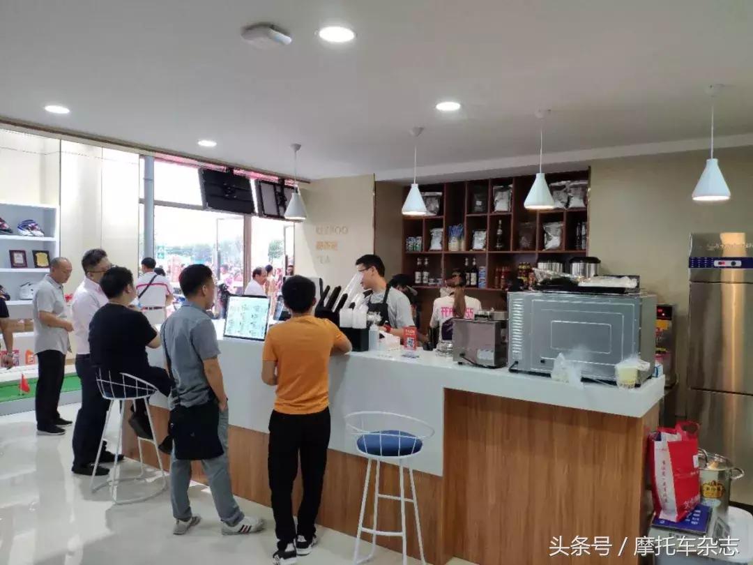 五羊本田乡镇专卖店展示图,五羊本田摩托车全国直营店