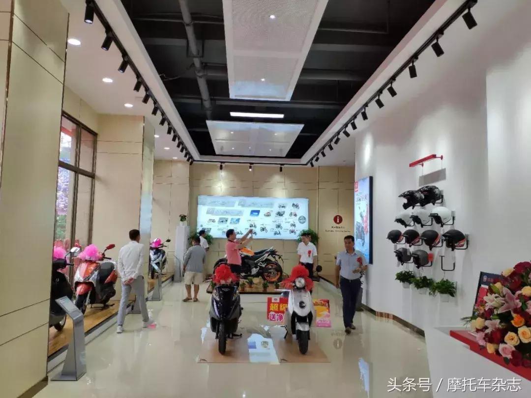 五羊本田乡镇专卖店展示图,五羊本田摩托车全国直营店