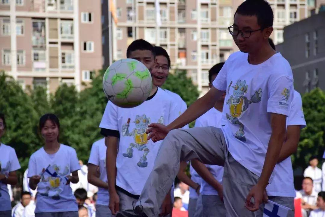 巧绘世界缩影，畅舞运动激情，科中第十届体育文化节盛大开幕