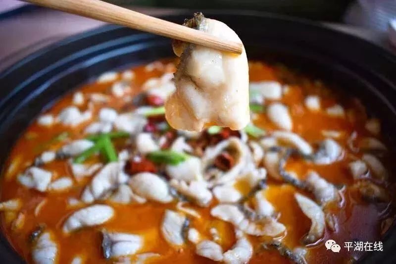 这家店我绝对不私藏！酸菜鱼嫩滑无刺，放心大口吃，超过瘾！一口“栽”在了这锅鱼上……