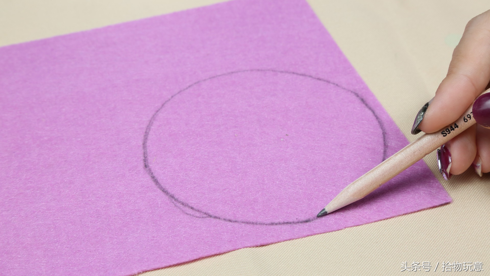 快递盒变挂式抽纸盒,快递盒变废为宝抽纸盒