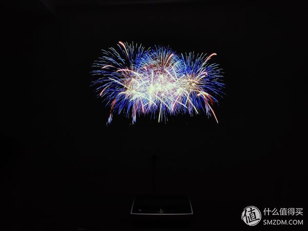 坚果激光电视u1120寸,坚果超短焦4k投影仪价格