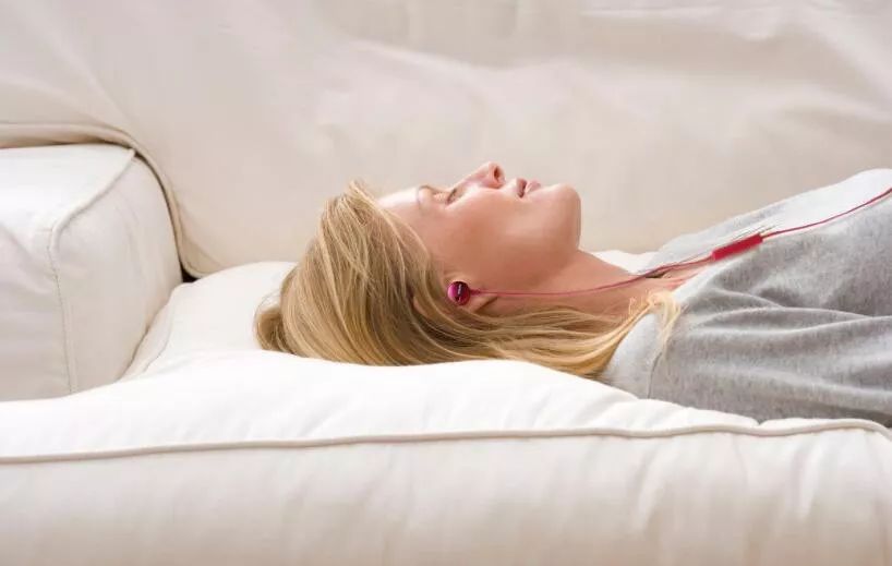 头戴式耳机怎么保养,长期戴耳机如何保养耳朵