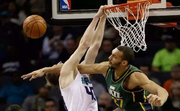 犹他爵士2020-2021年战绩,犹他爵士魔鬼主场震撼时刻