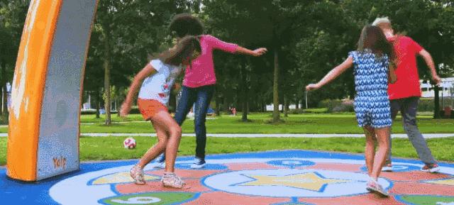 郑州足球小镇2019,郑州足球小镇有真草足球场吗