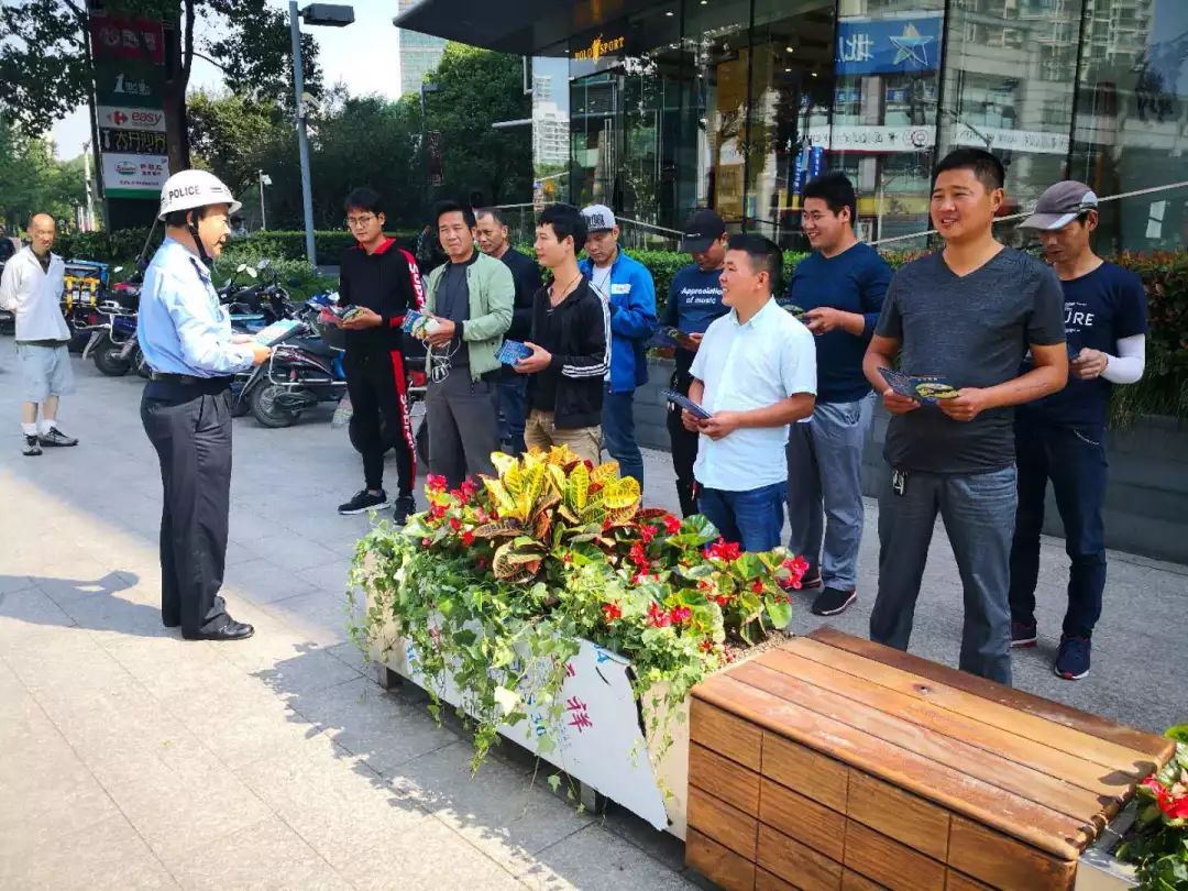 迎国庆为祖国母亲庆生,国庆我在岗用坚守致敬祖国