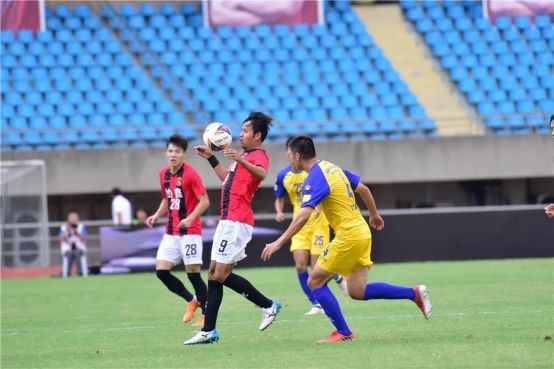 这场足球赛非常精彩的英语,这场足球比赛将持续两个小时英语