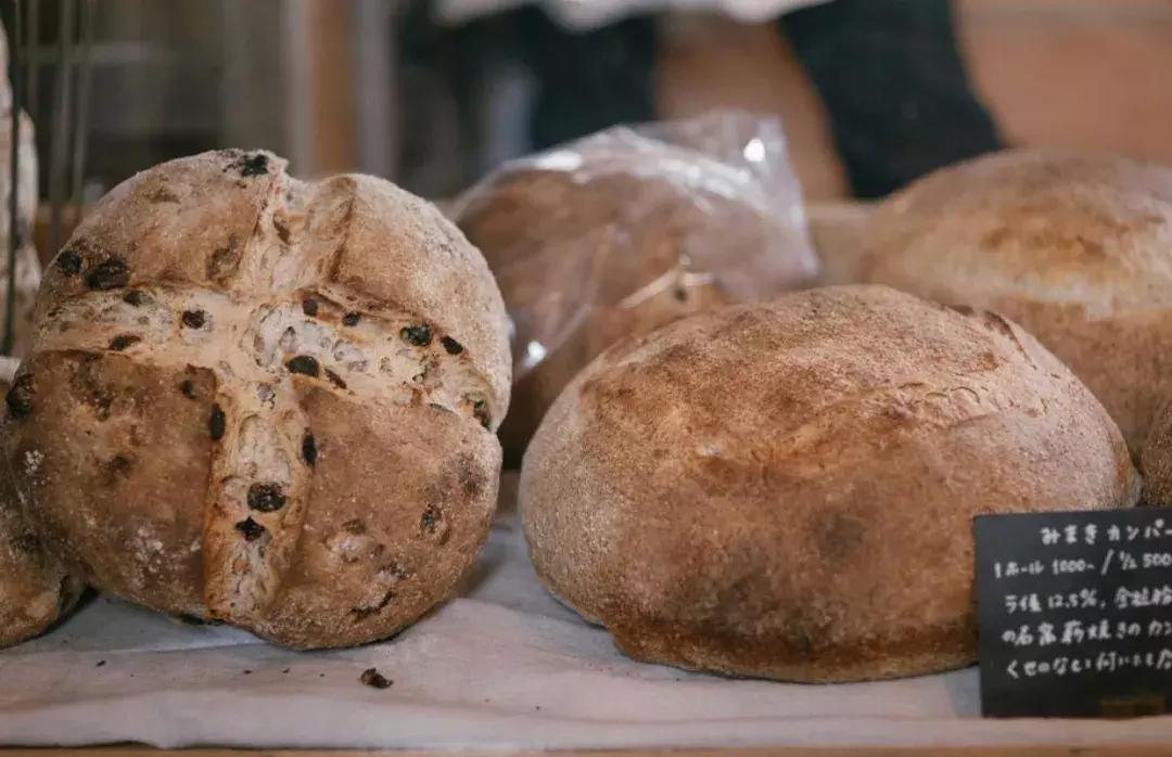 石窑面包店内实拍视频,天然酵母的石窑面包店