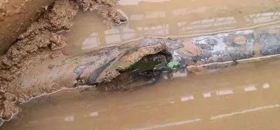 高压电缆沟里进水怎么处理,电缆地沟进水怎么处理