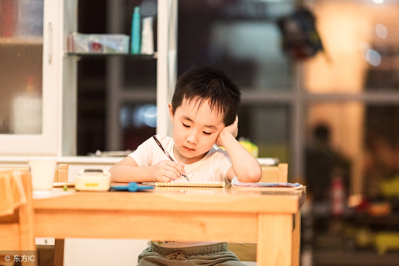 18宀佷箣鍓嶇殑缁忓巻瓒充互鍐欎竴鏈功,18宀佽鍑犱釜灏忔椂瀹屾垚浣滀笟